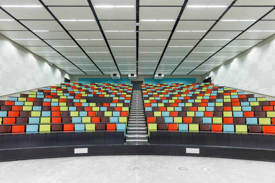 4-auditorium1_CARL_-Schmidt-Hammer-Lassen-Architects-960x640.jpg