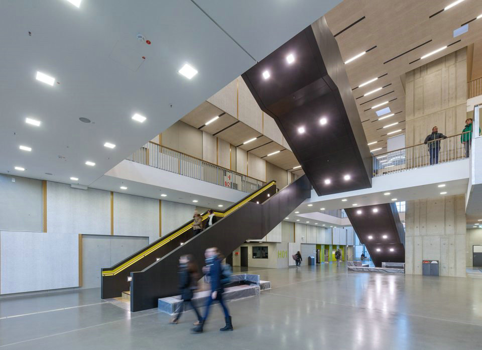 3-atrium2_CARL_-Schmidt-Hammer-Lassen-Architects-960x697.jpg