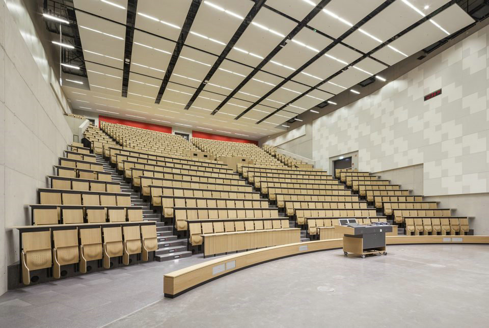 4-auditorium2_CARL_-Schmidt-Hammer-Lassen-Architects-960x644.jpg